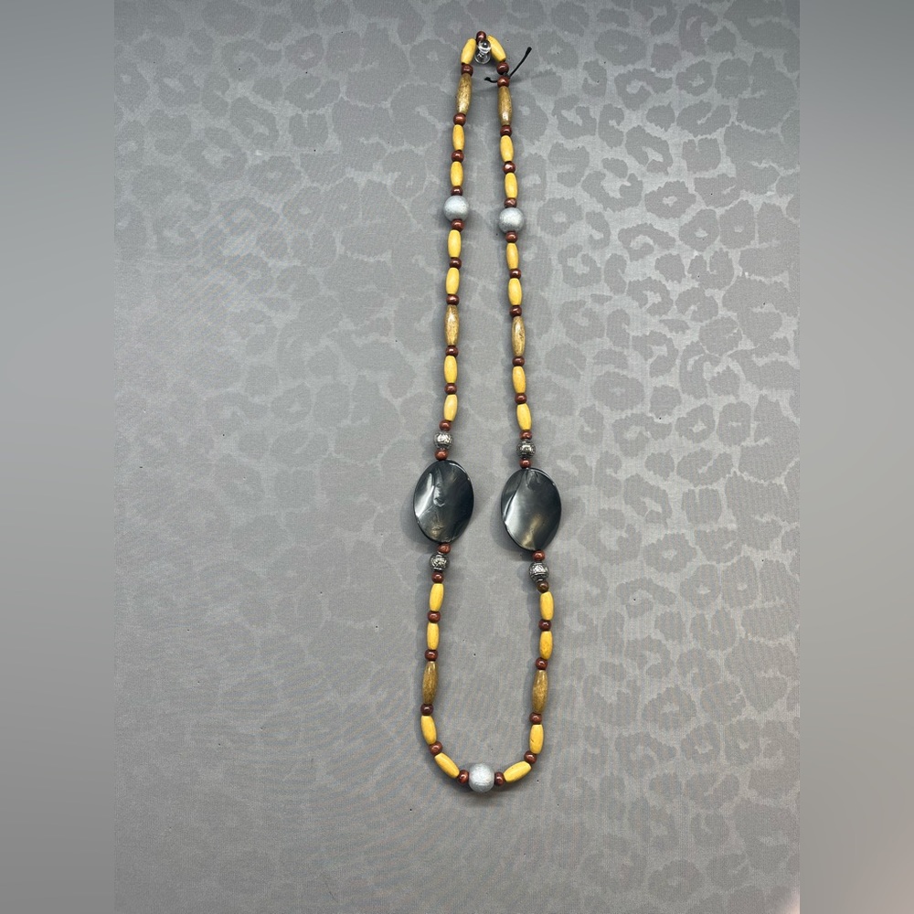 Necklace handmade beige and brown beads w/silver Very good condition,used once.